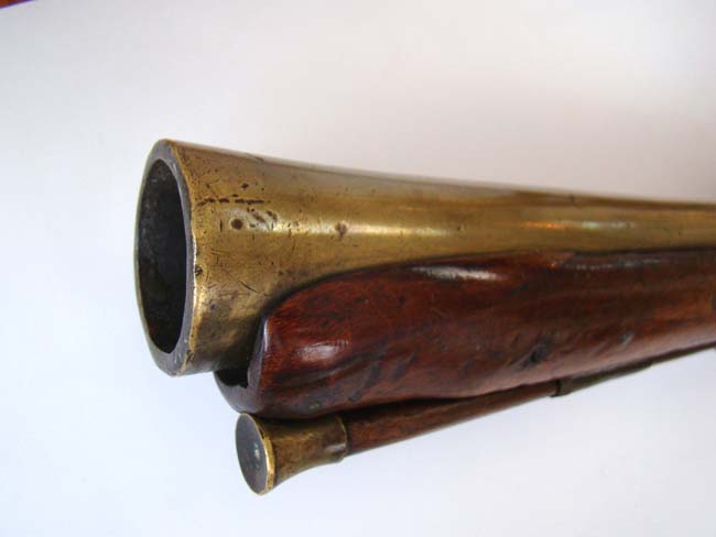 An English Queen Anne period  brass barreled flintlock sea service blunderbuss by Thomas Green dated 1708. — image 7